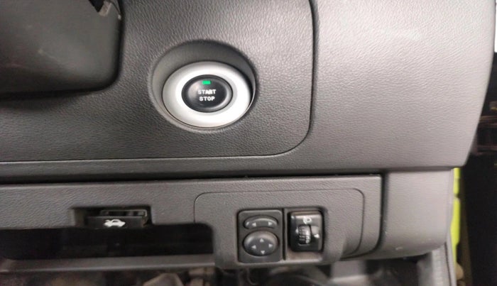 2015 Mahindra E2O T2, Electric, Automatic, 38,169 km, interior