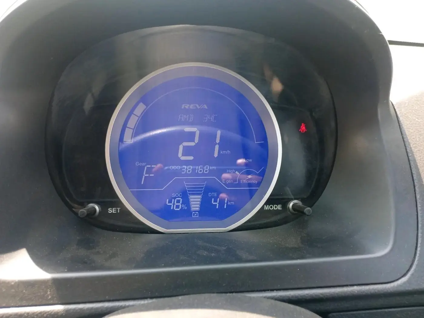 2015 Mahindra E2O T2, Electric, Automatic, 38,169 km, interior