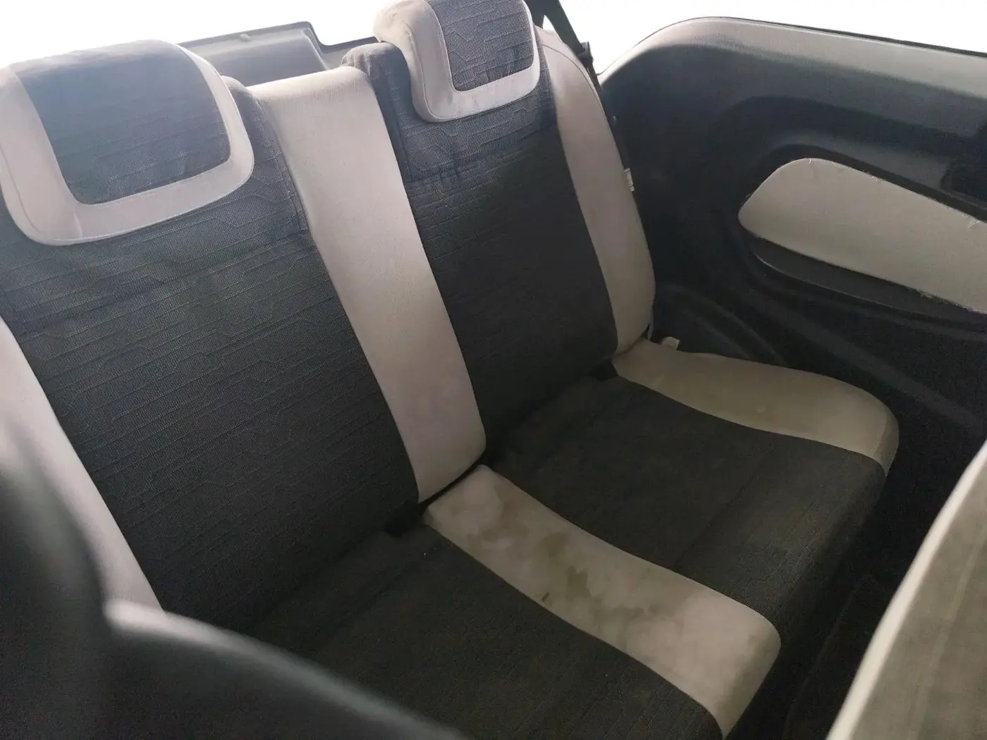 2015 Mahindra E2O T2, Electric, Automatic, 38,169 km, interior