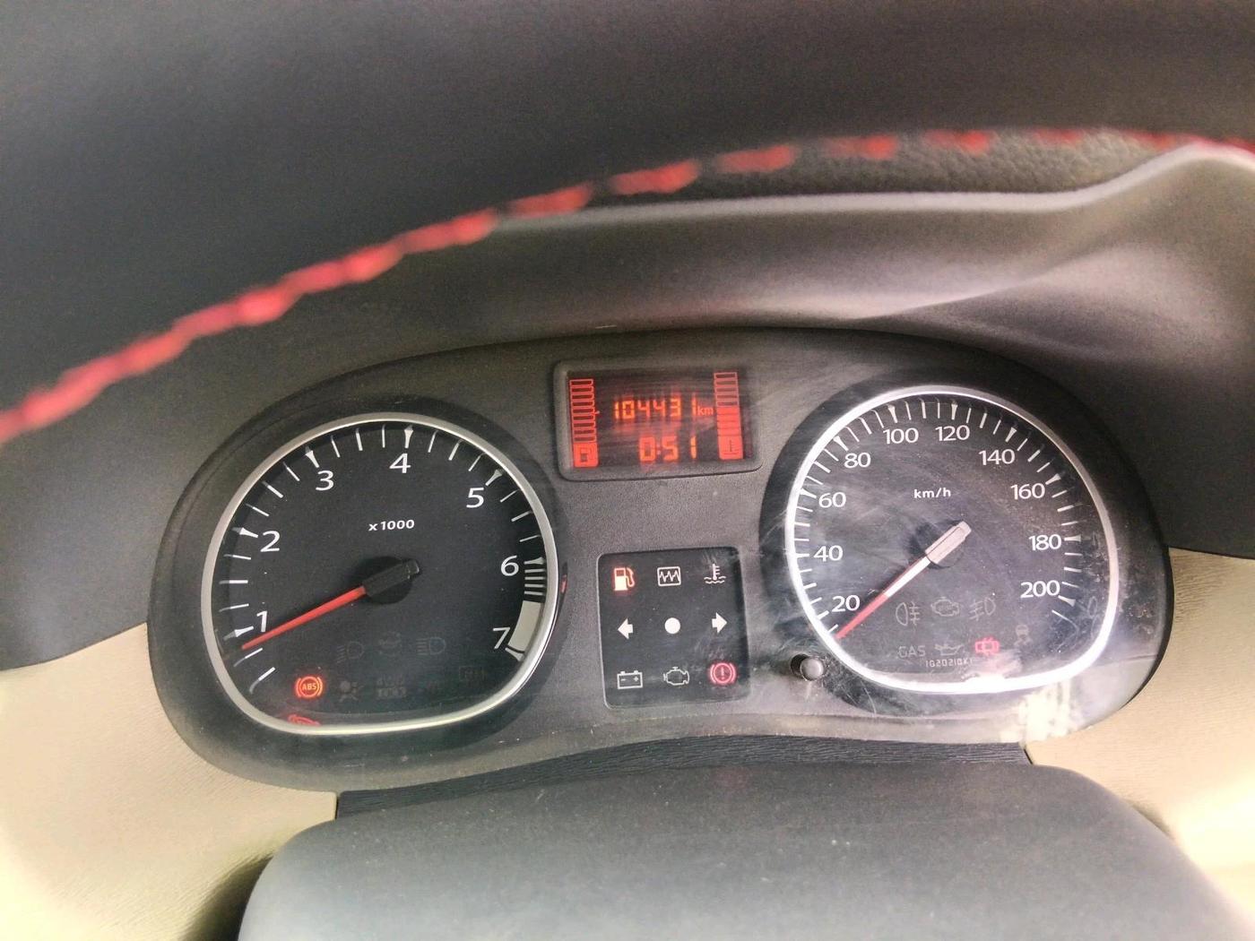 2013 Renault Duster RXL PETROL, Petrol, Manual, 1,01,700 km, interior