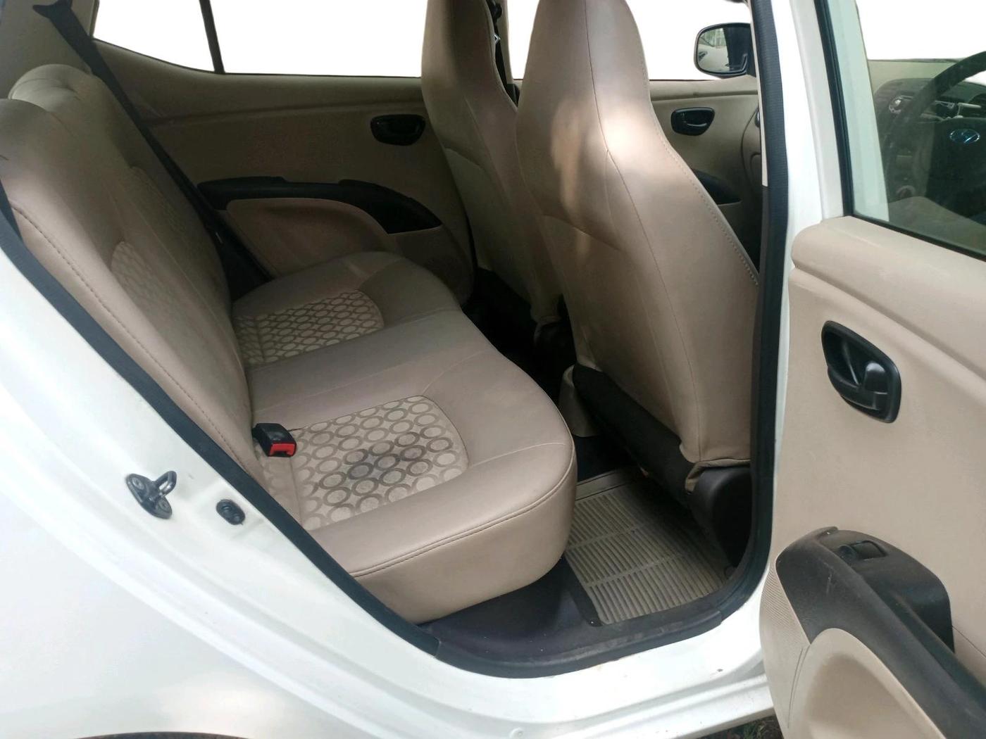 2010 Hyundai i10 MAGNA 1.2, Petrol, Manual, 1,28,547 km, interior
