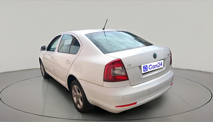 2012 Skoda Laura ELEGANCE 2.0 TDI CR MT, Diesel, Manual, 1,64,212 km, exterior