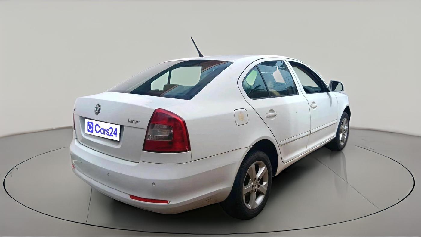 2012 Skoda Laura ELEGANCE 2.0 TDI CR MT, Diesel, Manual, 1,64,212 km, exterior