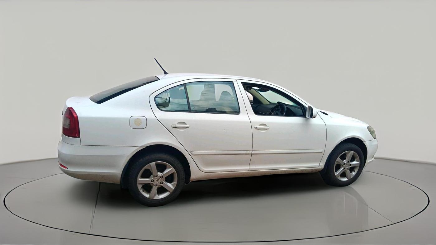 2012 Skoda Laura ELEGANCE 2.0 TDI CR MT, Diesel, Manual, 1,64,212 km, exterior