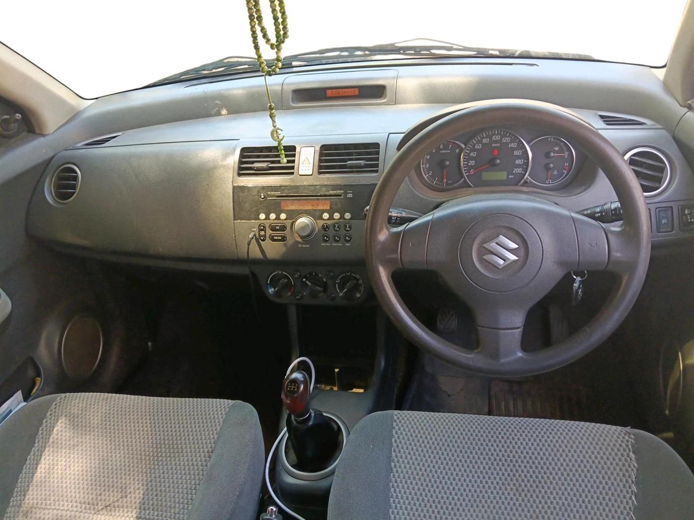 2008 Maruti Swift VXI 1.3, Petrol, Manual, 1,00,741 km, interior