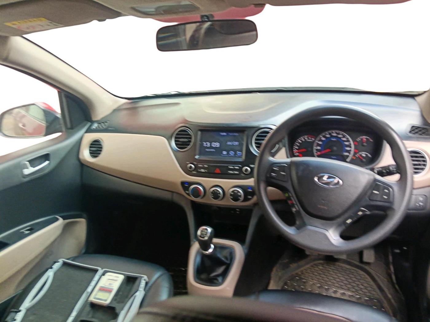 2018 Hyundai Grand i10 SPORTZ 1.2 KAPPA VTVT, Petrol, Manual, 65,490 km, interior
