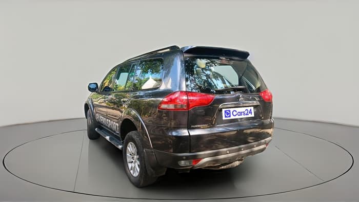 2015 Mitsubishi Pajero Sport 2.5 AT 4X2, Diesel, Automatic, 1,77,066 km, exterior