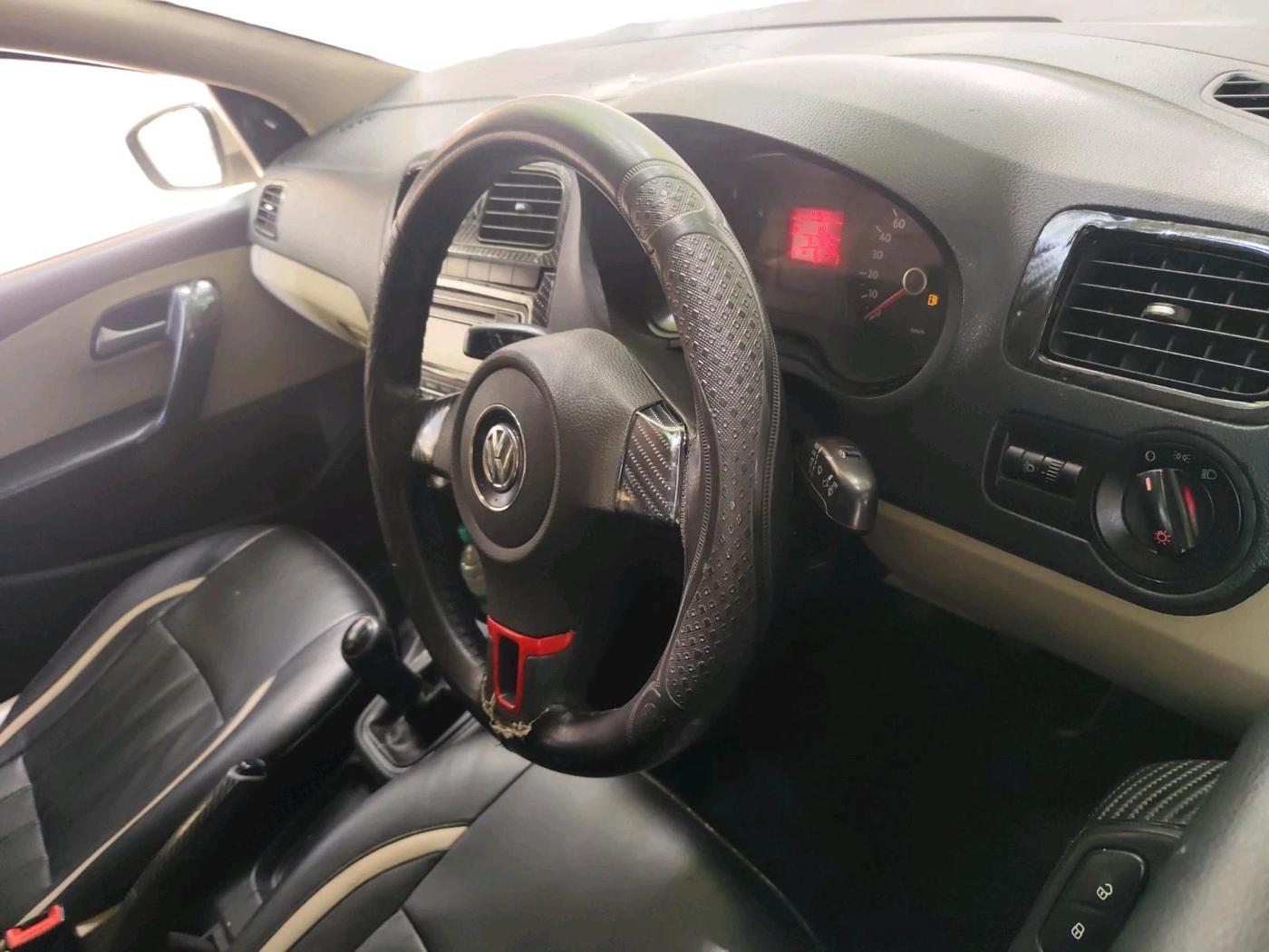 2012 Volkswagen Polo COMFORTLINE 1.2L, Diesel, Manual, 91,787 km, interior