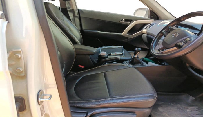 2016 Hyundai Creta SX (O) 1.6 DIESEL, Diesel, Manual, 2,26,000 km, interior