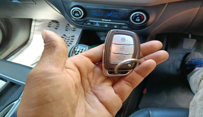 2016 Hyundai Creta SX (O) 1.6 DIESEL, Diesel, Manual, 2,26,000 km, interior