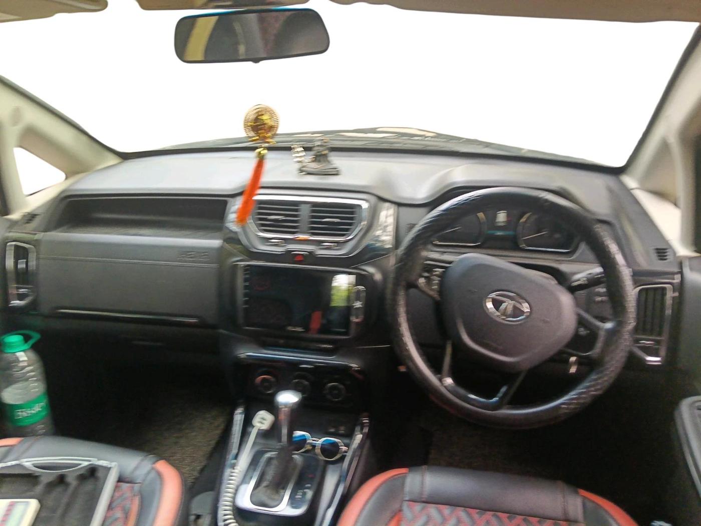 2020 Tata Hexa XMA 4X2 7 STR, Diesel, Automatic, 91,813 km, interior