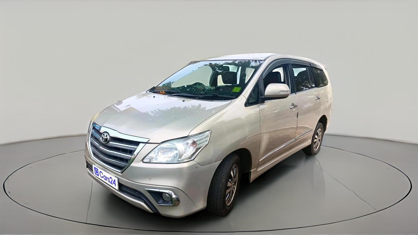 2015 Toyota Innova 2.5 VX 8 STR, Diesel, Manual, 1,53,499 km, exterior