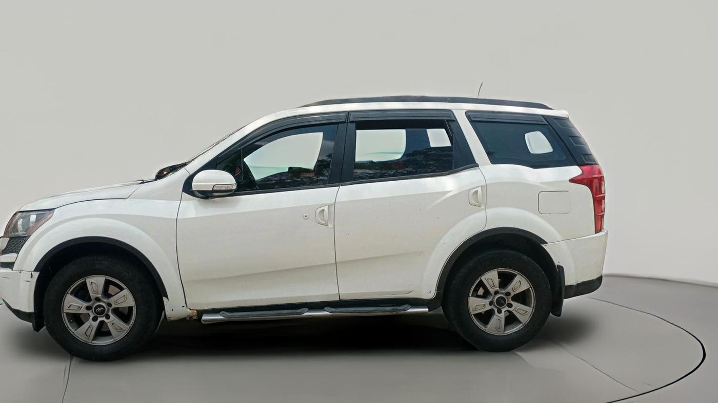 2014 Mahindra XUV500 W8, Diesel, Manual, 4,50,000 km, exterior