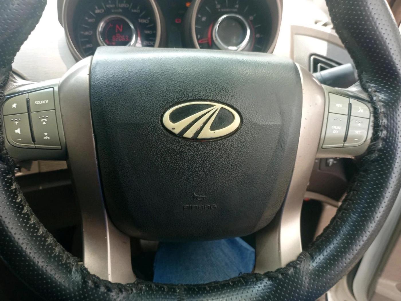 2014 Mahindra XUV500 W8, Diesel, Manual, 4,50,000 km, interior
