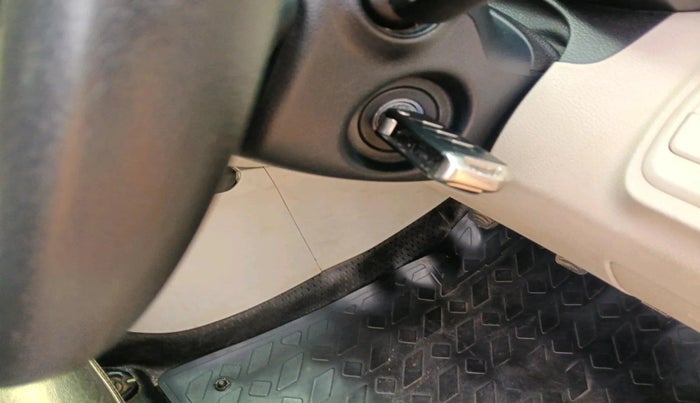 2021 Mahindra XUV300 W6 1.5 Diesel, Diesel, Manual, 1,49,548 km, interior