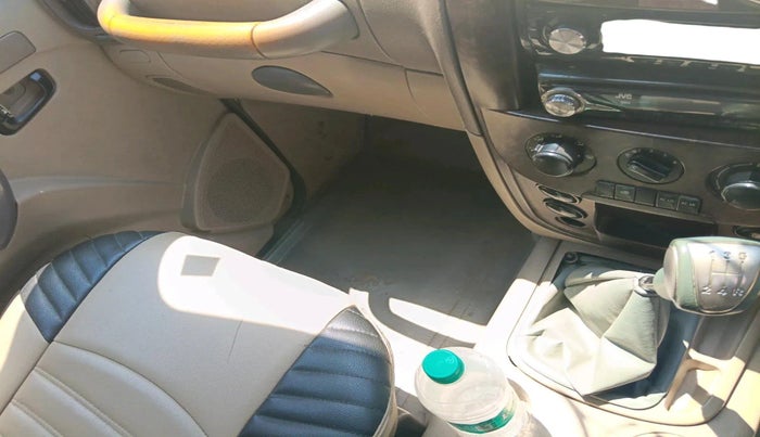 2011 Mahindra Scorpio SLE, Diesel, Manual, 2,29,000 km, interior