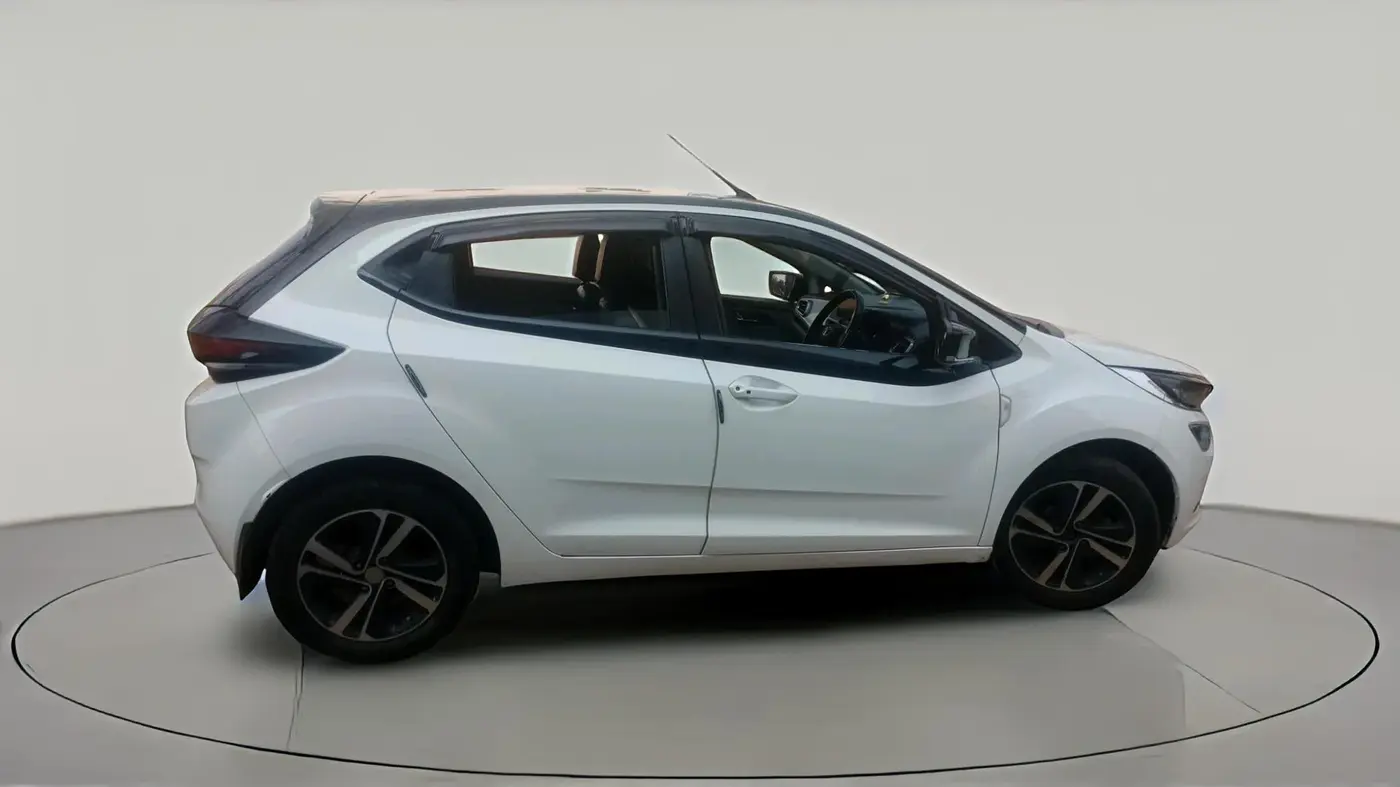 2020 Tata ALTROZ XZ PETROL, Petrol, Manual, 8,15,000 km, exterior