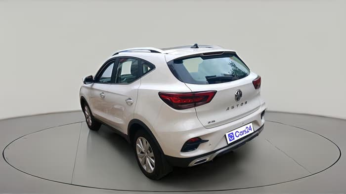 2025 MG ASTOR Shine 1.5 MT (Ivory), Petrol, Manual, 5,602 km, exterior