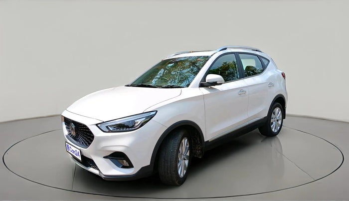 2025 MG ASTOR Shine 1.5 MT (Ivory), Petrol, Manual, 3,784 km, exterior