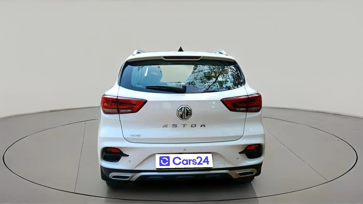2025 MG ASTOR Shine 1.5 MT (Ivory), Petrol, Manual, 3,784 km, exterior
