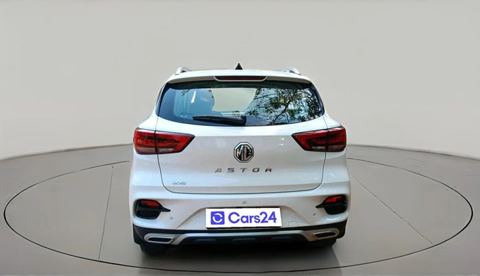 2025 MG ASTOR Shine 1.5 MT (Ivory), Petrol, Manual, 3,784 km, exterior