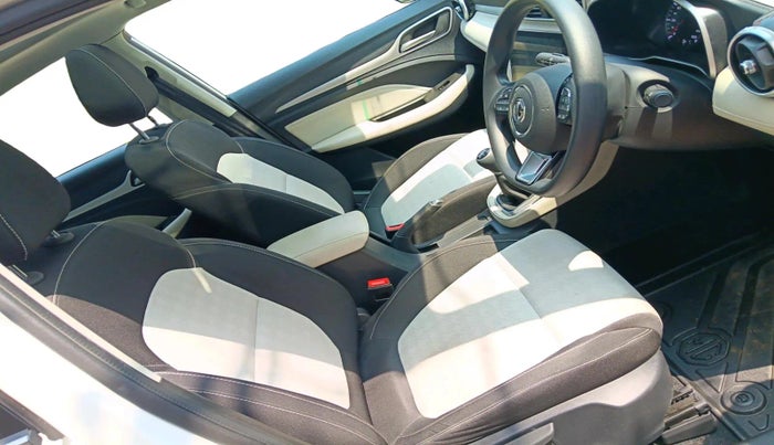 2025 MG ASTOR Shine 1.5 MT (Ivory), Petrol, Manual, 3,784 km, interior