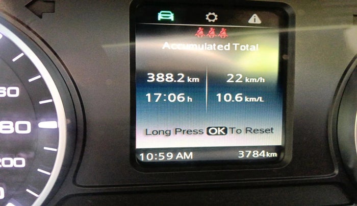 2025 MG ASTOR Shine 1.5 MT (Ivory), Petrol, Manual, 3,784 km, interior