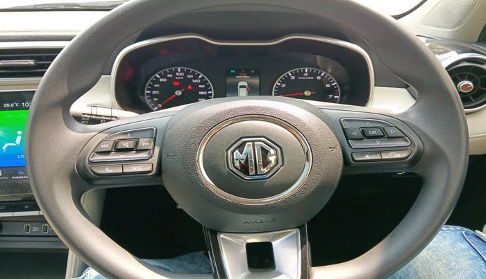 2025 MG ASTOR Shine 1.5 MT (Ivory), Petrol, Manual, 3,784 km, interior