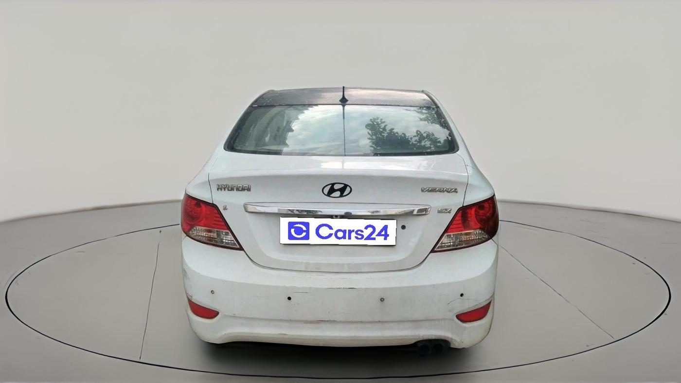 2011 Hyundai Verna FLUIDIC 1.6 CRDI SX, Diesel, Manual, 1,19,298 km, exterior