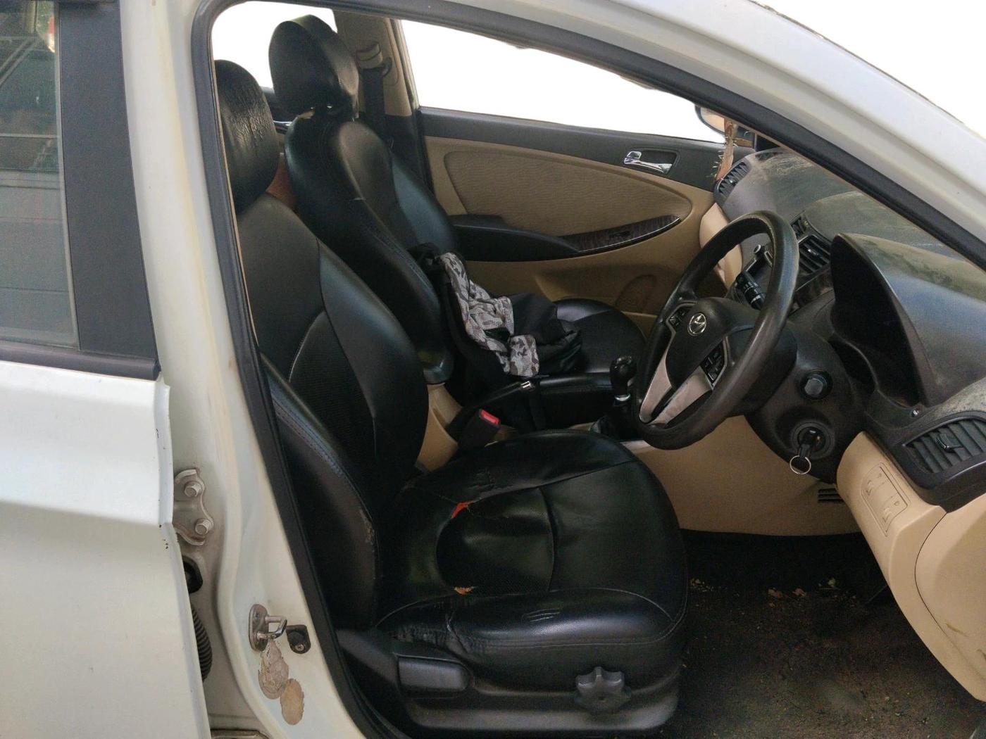 2011 Hyundai Verna FLUIDIC 1.6 CRDI SX, Diesel, Manual, 1,19,298 km, interior