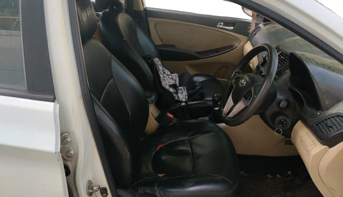2011 Hyundai Verna FLUIDIC 1.6 CRDI SX, Diesel, Manual, 1,19,298 km, interior