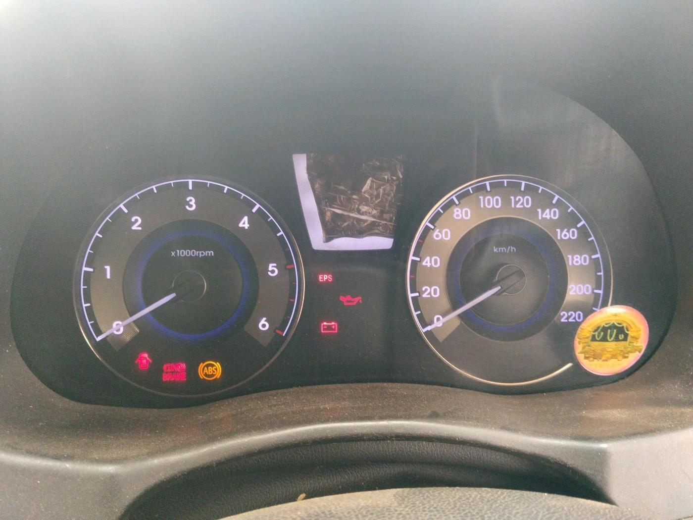 2011 Hyundai Verna FLUIDIC 1.6 CRDI SX, Diesel, Manual, 1,19,298 km, interior