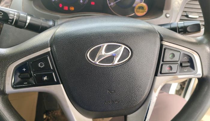 2011 Hyundai Verna FLUIDIC 1.6 CRDI SX, Diesel, Manual, 1,19,298 km, interior