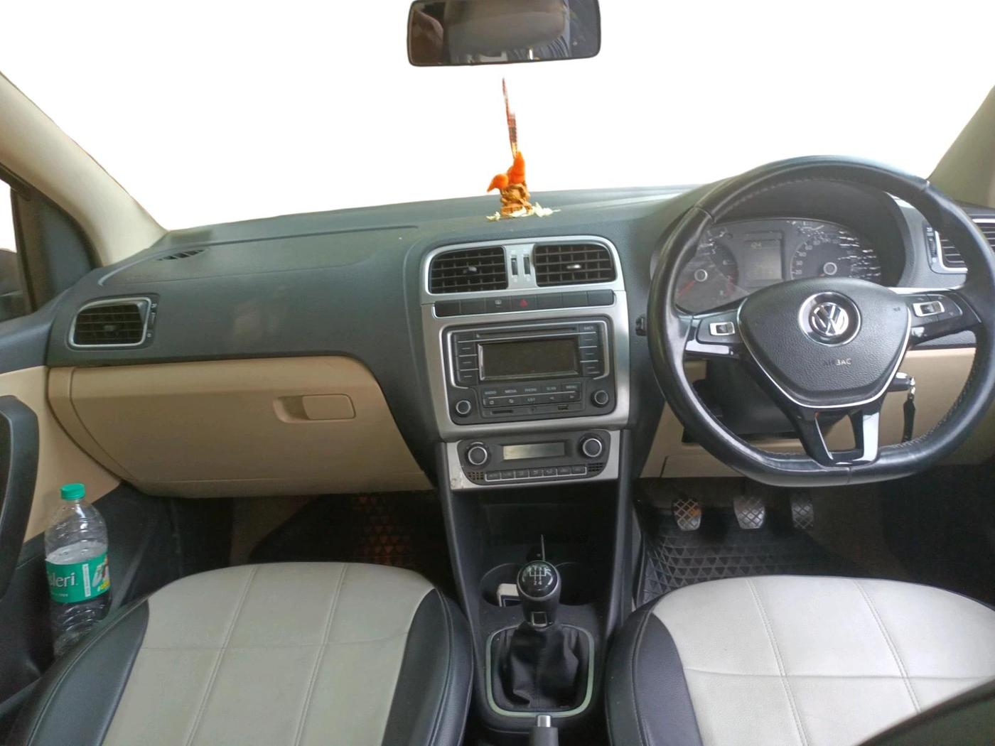 2015 Volkswagen Polo HIGHLINE1.2L, Petrol, Manual, 55,433 km, interior