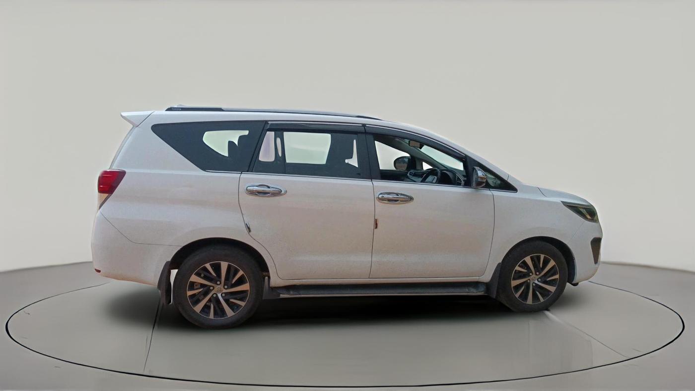 2022 Toyota Innova Crysta 2.4 ZX 7 STR, Diesel, Manual, 1,03,366 km, exterior