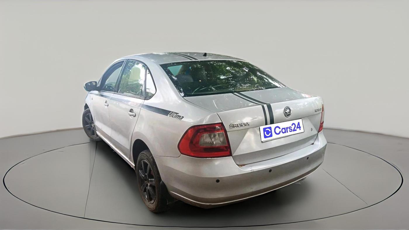 2014 Skoda Rapid 1.5 TDI CR AMBITION PLUS, Diesel, Manual, 1,41,710 km, exterior
