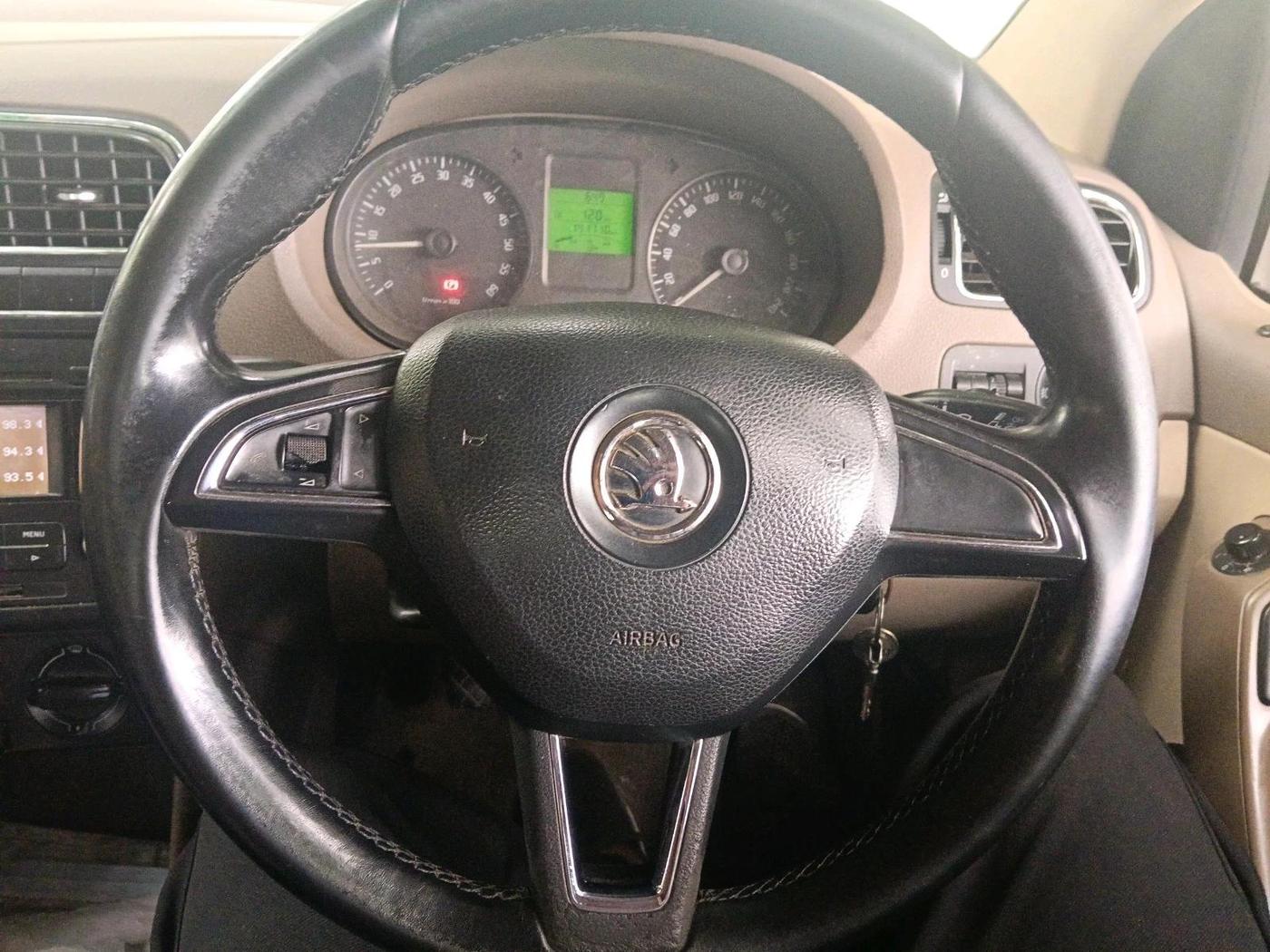 2014 Skoda Rapid 1.5 TDI CR AMBITION PLUS, Diesel, Manual, 1,41,710 km, interior