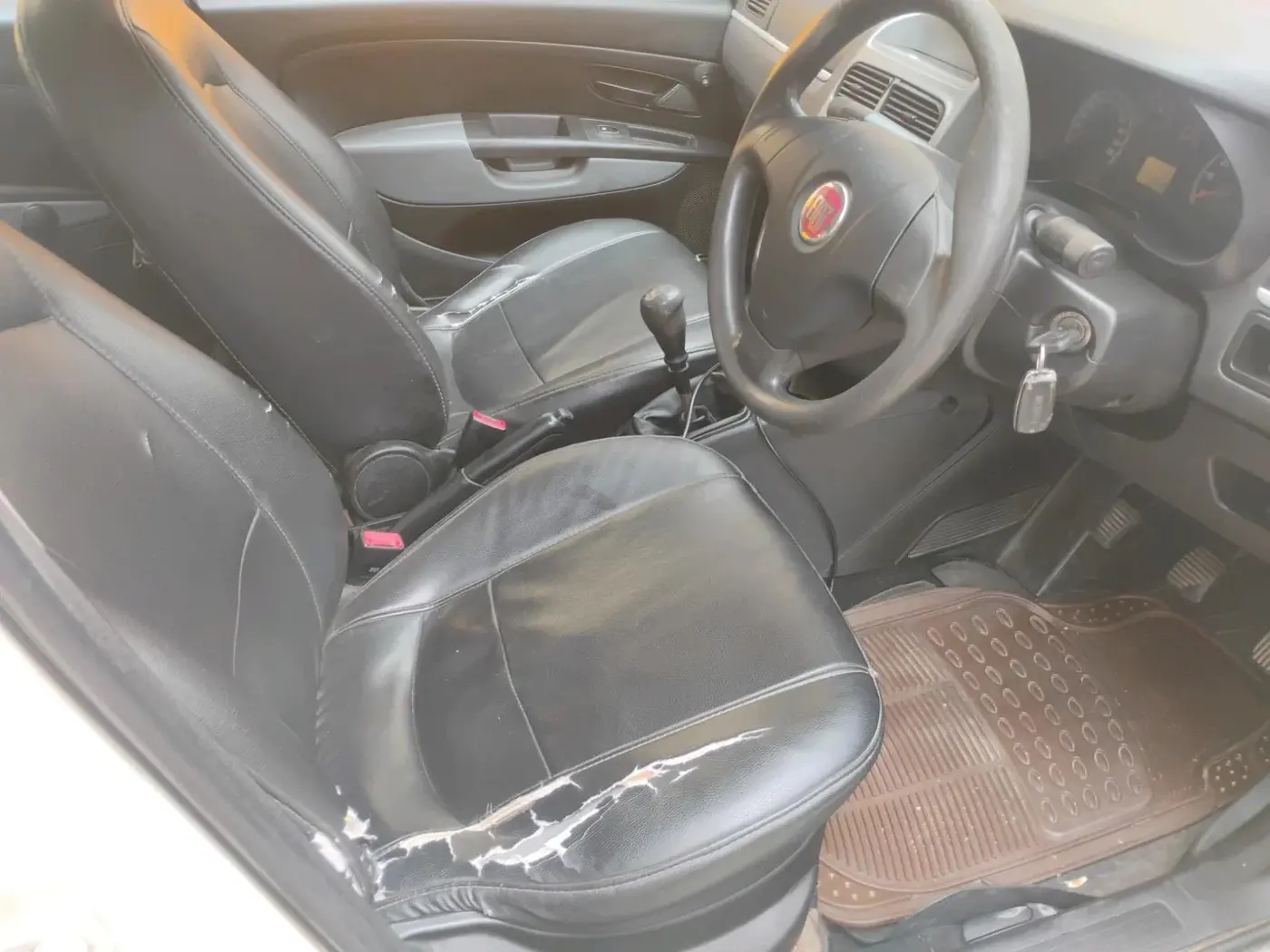 2012 Fiat Grand Punto ACTIVE 1.3, Diesel, Manual, 1,27,511 km, interior