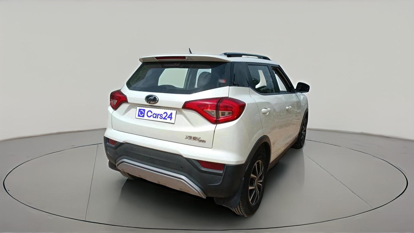 2022 Mahindra XUV300 W6 1.5 Diesel, Diesel, Manual, 1,12,254 km, exterior