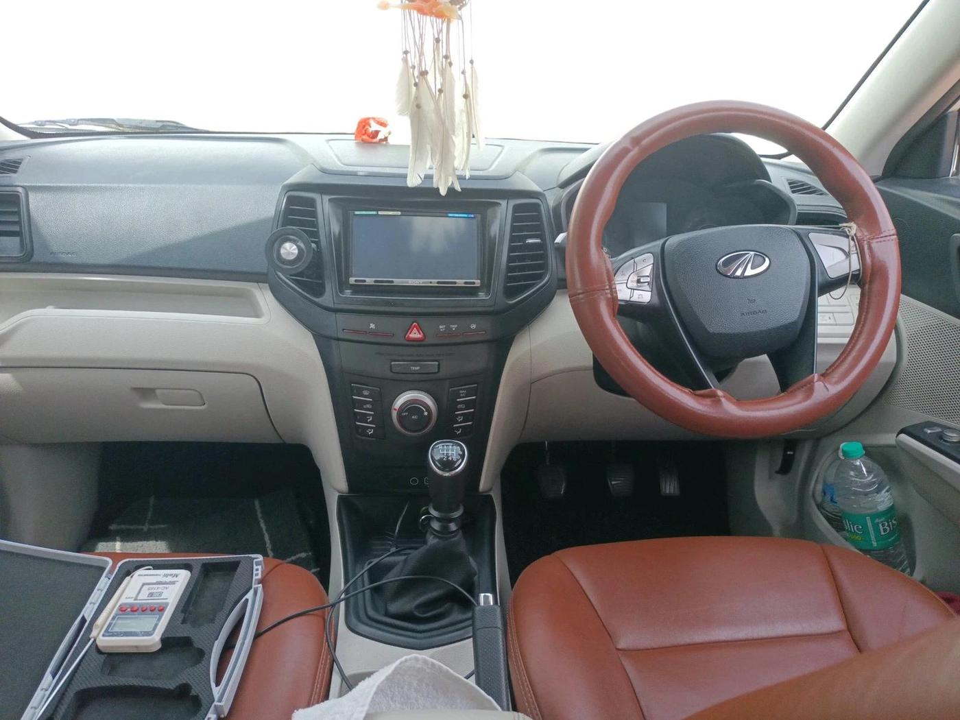 2022 Mahindra XUV300 W6 1.5 Diesel, Diesel, Manual, 1,12,254 km, interior