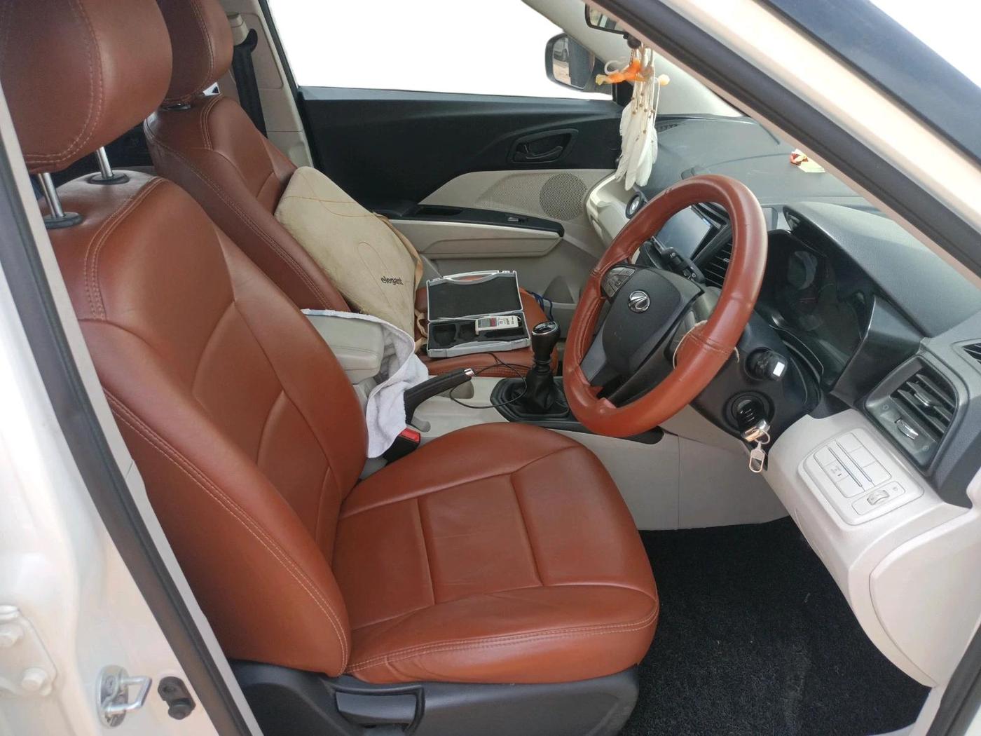 2022 Mahindra XUV300 W6 1.5 Diesel, Diesel, Manual, 1,12,254 km, interior