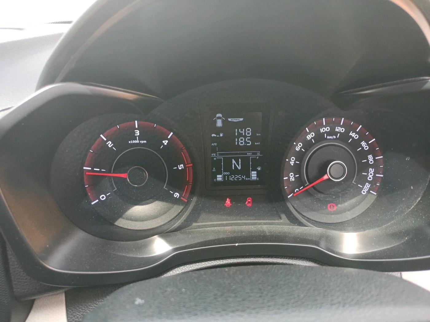 2022 Mahindra XUV300 W6 1.5 Diesel, Diesel, Manual, 1,12,254 km, interior