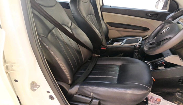 2023 Renault TRIBER RXE MT, Petrol, Manual, 25,214 km, interior