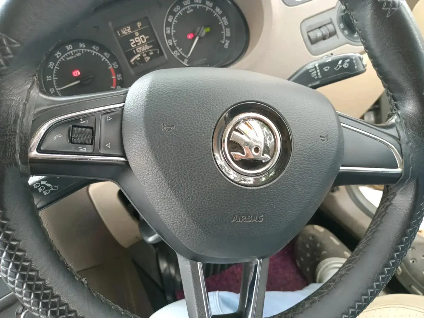 2015 Skoda Rapid 1.5 TDI CR ELEGANCE PLUS AT, Diesel, Automatic, 1,10,566 km, interior