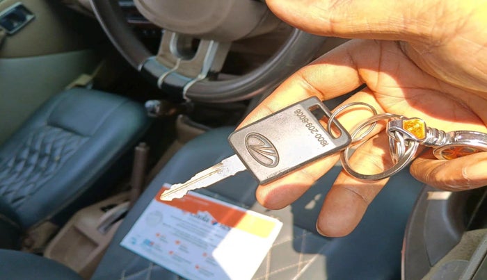 2014 Mahindra Bolero SLX BS-III, Diesel, Manual, 1,18,000 km, interior