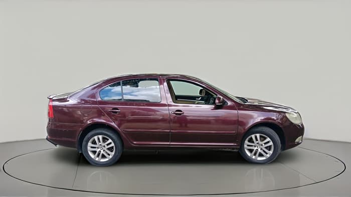 2013 Skoda Laura AMBIENTE 2.0 TDI CR AT, Diesel, Automatic, 1,09,683 km, exterior
