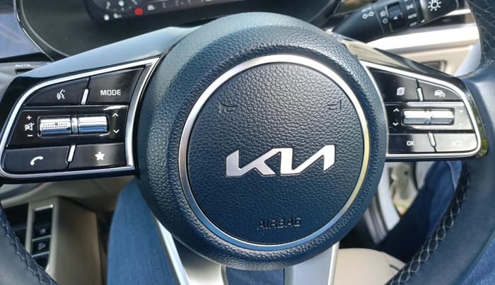 2024 KIA CARENS LUXURY PLUS 1.5 IMT PETROL, Petrol, Manual, 68,370 km, interior