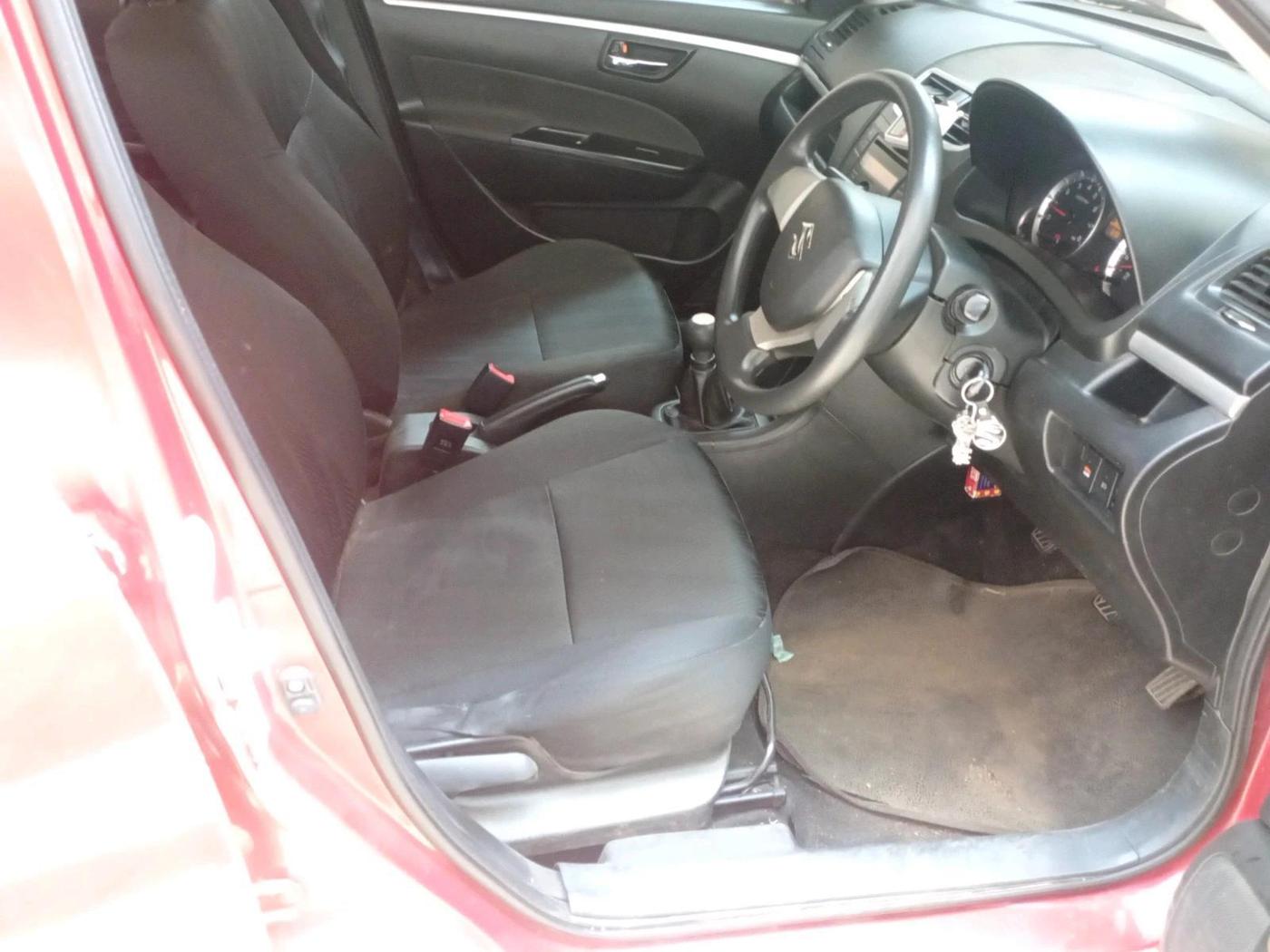 2013 Maruti Swift VXI, Petrol, Manual, 50,322 km, interior