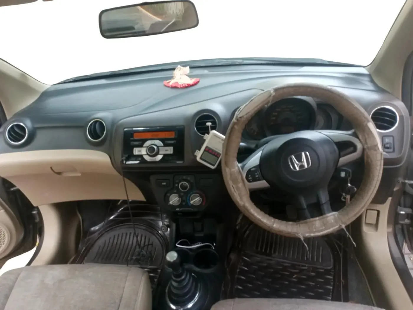2013 Honda Amaze 1.5L I-DTEC S, Diesel, Manual, 73,493 km, interior