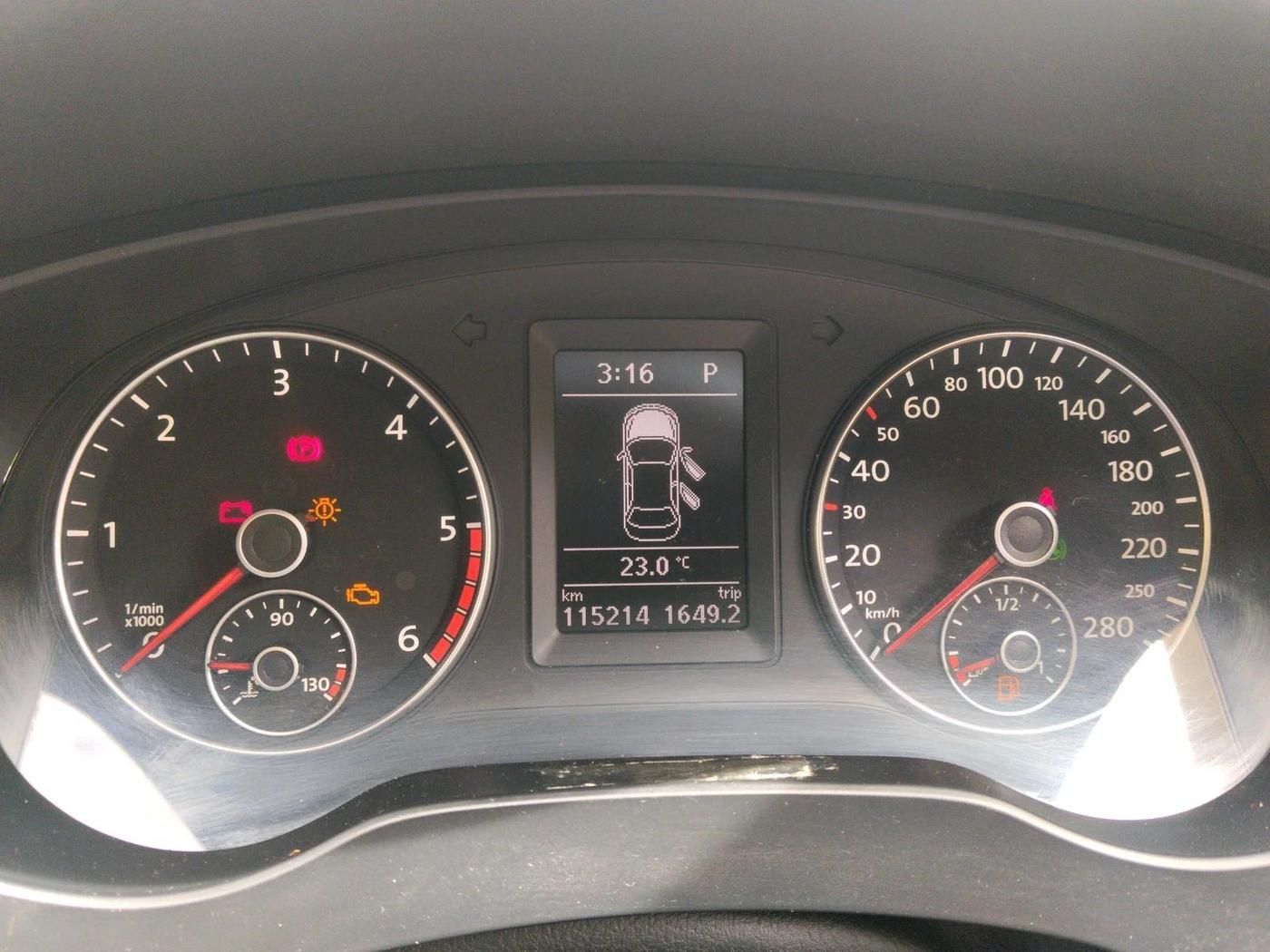 2015 Volkswagen Jetta HIGHLINE TDI AT, Diesel, Automatic, 1,15,214 km, interior
